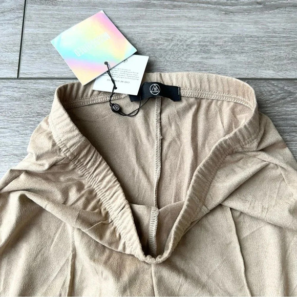 NWT  Missguided Faux Suede Tan Colour Leggings - Picture 4 of 14